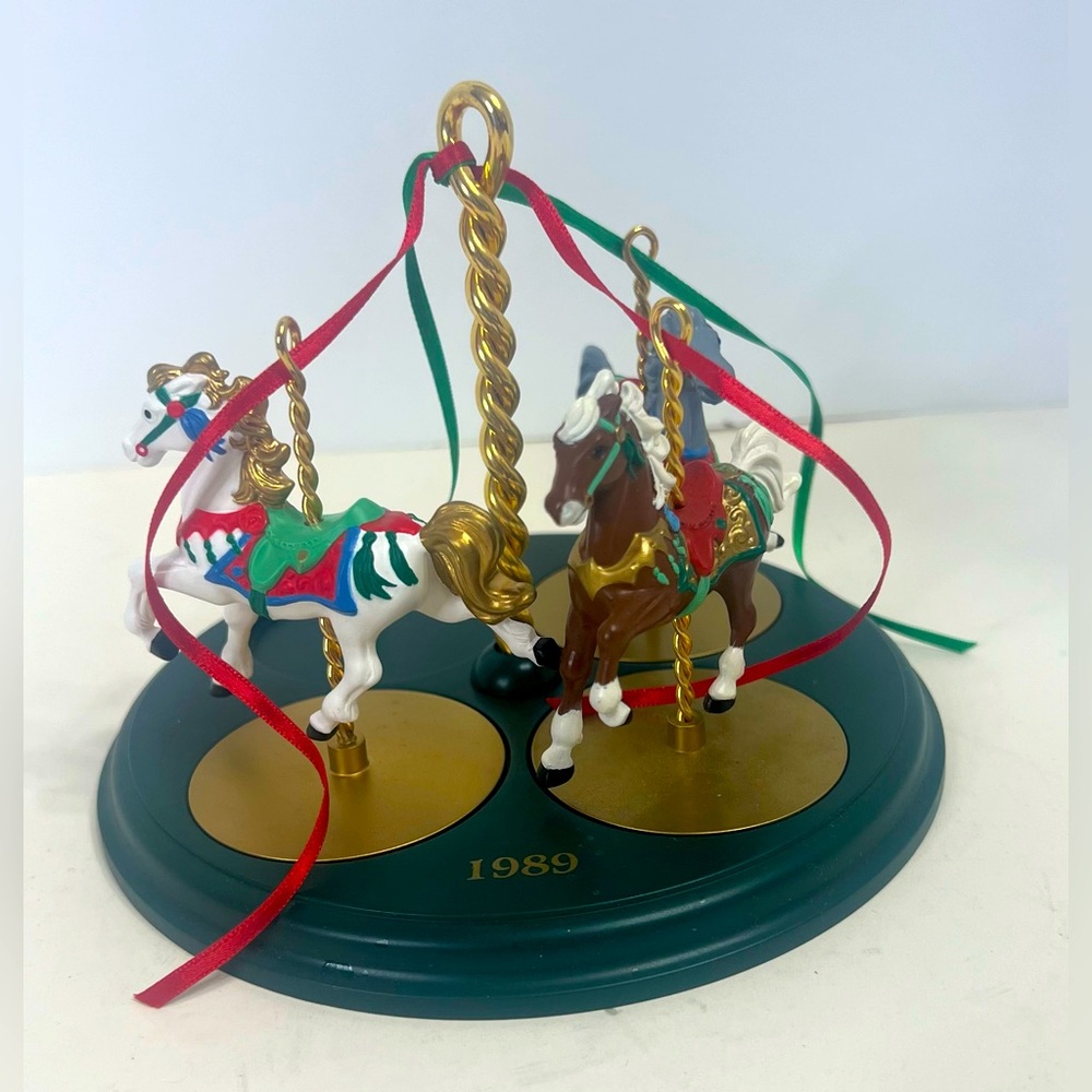 Vtg Hallmark Carousel & Horses Christmas Ornaments Set Of 3 Horses + Stand 1989
